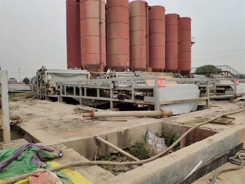 江西垃圾焚燒發(fā)電實(shí)現(xiàn)尾水污泥零排放，過(guò)程雖說(shuō)曲折，但是結(jié)果令人滿意！恒磊帶式壓濾機(jī)，牛！